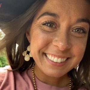 Meet your Posher, Abi